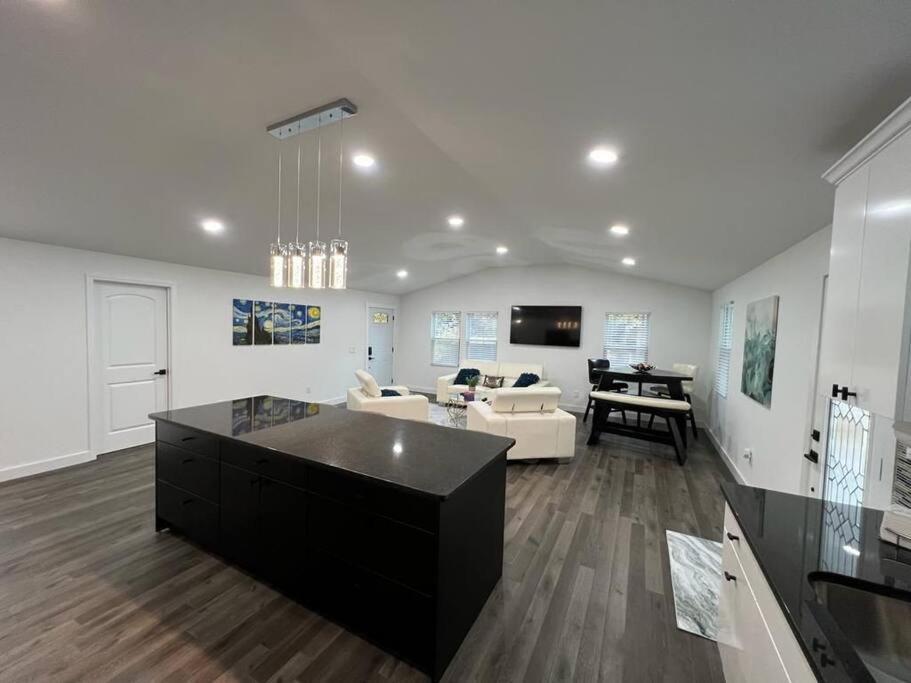 Modern Home At Colonial College Park אטלנטה מראה חיצוני תמונה